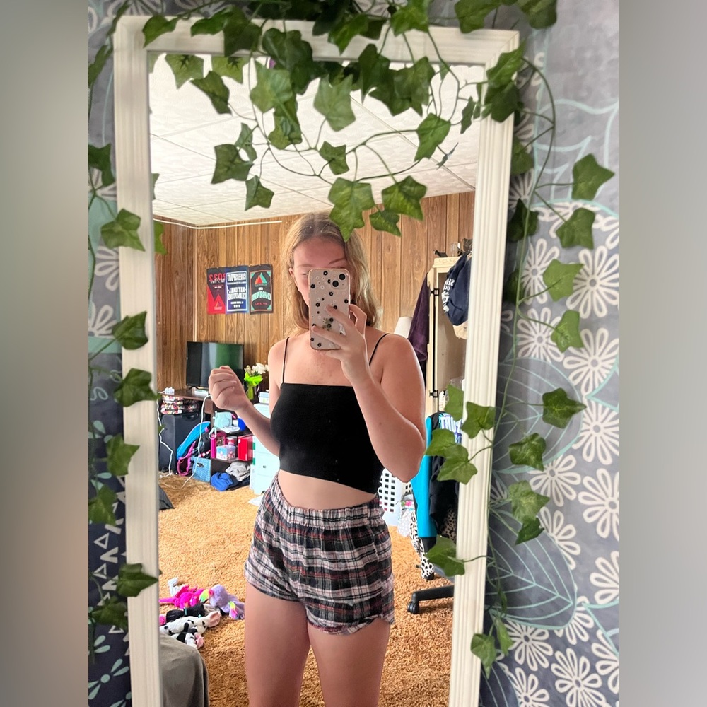 Black cropped tank top, was only worn a few times